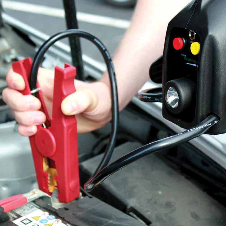 JNC300XL 900 Peak Amp 12 Volt Portable Jump Starter Clore Automotive